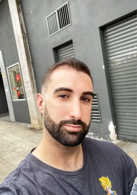 Soy Jon, 31 años, conociéndome para relación sin ataduras en Irún