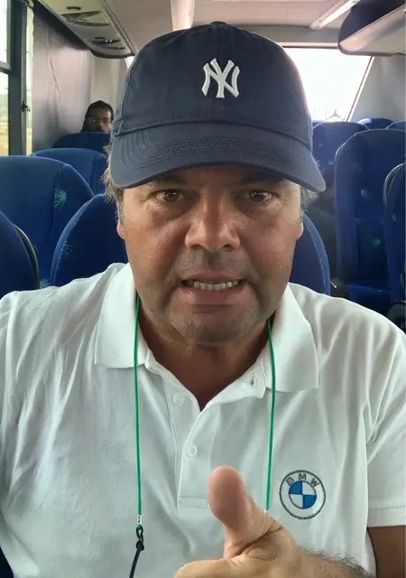 Carlos de Valencia, busco en el sitio hacer nuevos amigos