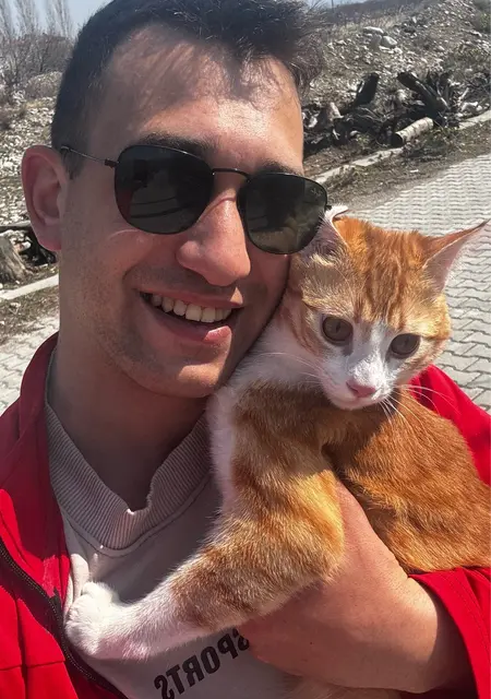 Berkay из Измира, мне 30, познакомлюсь на одну ночь