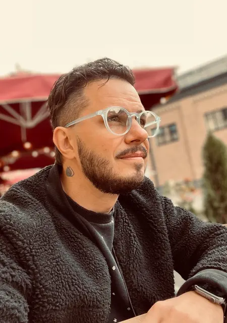 Павел из Киева, мне 35, познакомлюсь для приятного времяпровождения