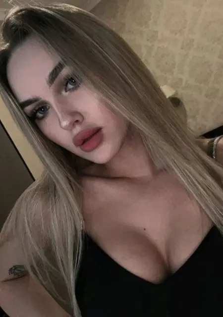 Я Кристина, 21, знакомлюсь для открытые отношения в Париже