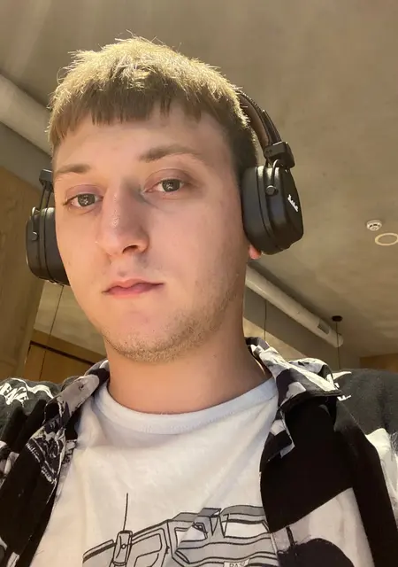 Vlad из Черкасс, ищу на сайте знакомства на одну ночь