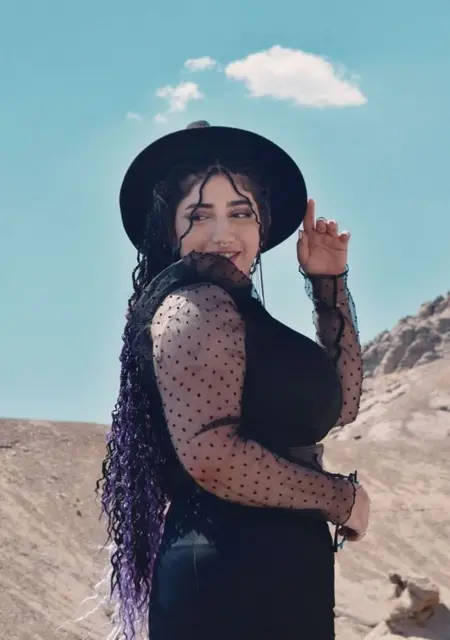 Sarra из Стамбула, мне 22, познакомлюсь