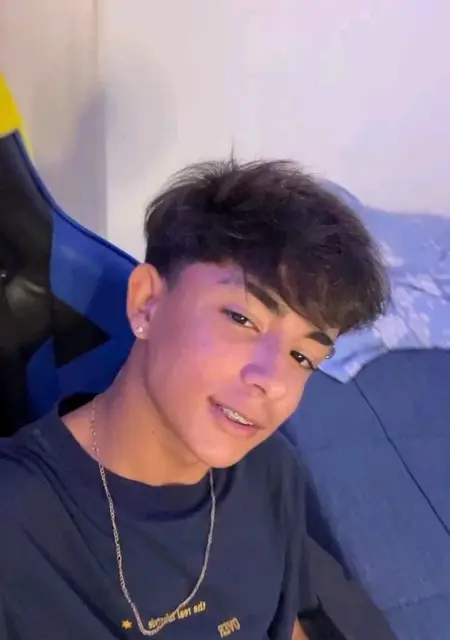 Beniitez de Las Palmas de Gran Canaria, tengo 23 años, listo para conocer para lío de una noche