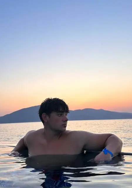 Я Vitalii, 19 років з Чернівців, шукаю знайомство для дружби