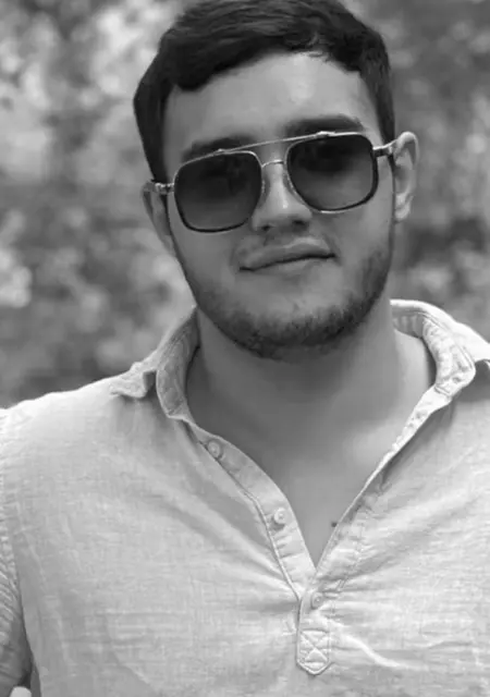 Артур из Франкфурта-на-майне, ищу на сайте знакомства на одну ночь