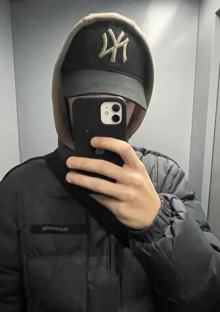 Борис з Києва, мені 21 років, познайомлюсь для вірт