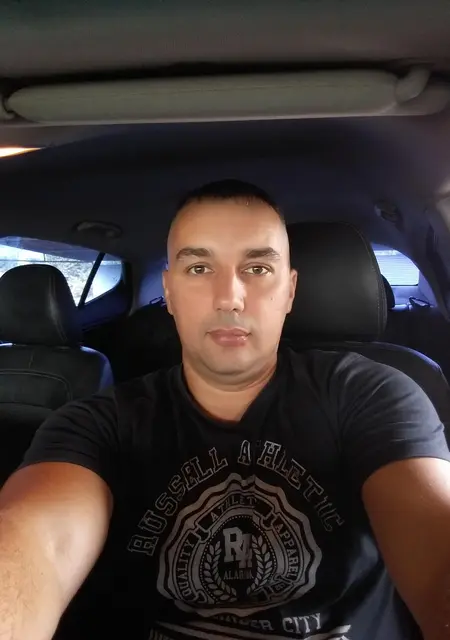 Я Костя, 42 років з Запоріжжя, шукаю знайомства без зобов'язань