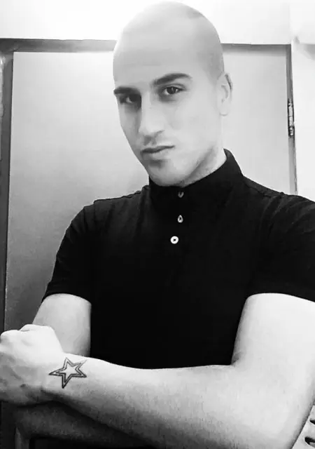 Jay из Афин, мне 42, познакомлюсь без обязательств