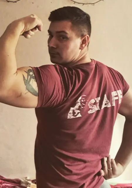 Я Артем, 31, из Стрыя, ищу знакомства без обязательств