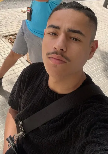 Momme из Мальмё, мне 21, познакомлюсь для общения