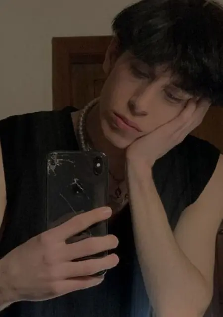 Daniel из Варшавы, мне 18, познакомлюсь