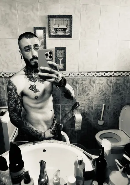 Soy Aaa, 28 años de Ponferrada, busco conocer gente para relación sin ataduras