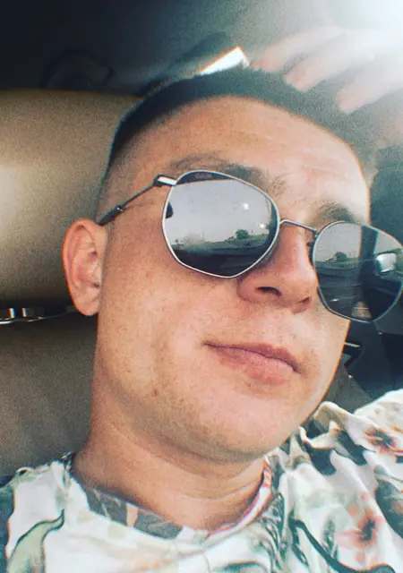 Я Wadim, 27, из Дятлово, ищу знакомства на одну ночь