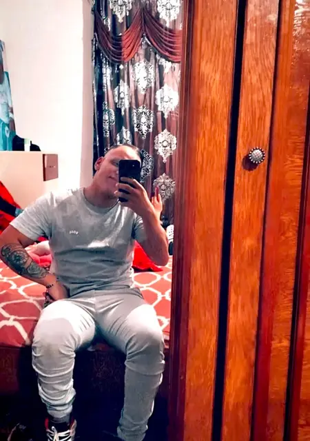 Robby из Решицы, мне 24, познакомлюсь на одну ночь