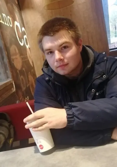 Soy Vova, 22 años, conociéndome para relación a largo plazo en Zaragoza