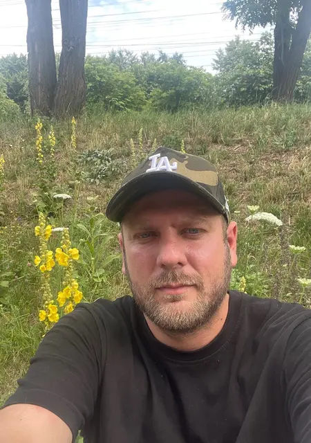 Олександр з Житомира, шукаю на сайті знайомства на одну ніч