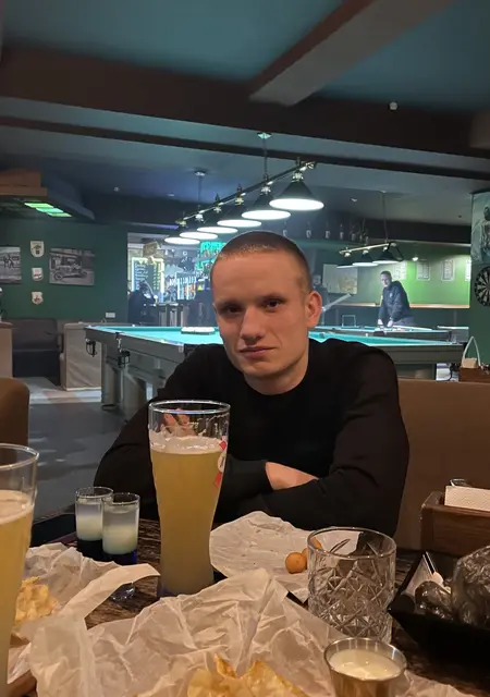 Я Льоша, 23 років з Гребінка, шукаю знайомство для дружби