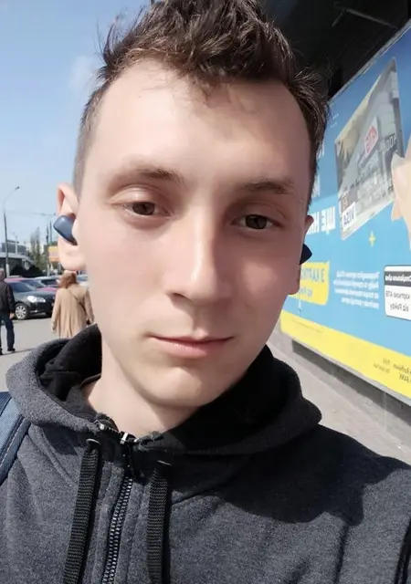 Валера из Сум, ищу на сайте знакомства на одну ночь