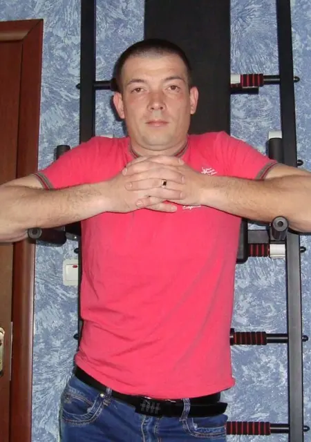 Я Александр, 46 років, знайомлюсь для приємного проведення часу у Зугрес