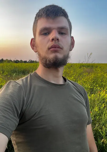 Я Дима, 22 років, знайомлюсь на одну ніч у Тернополі