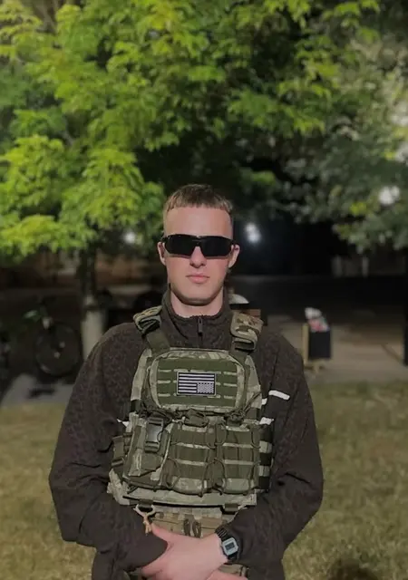 Макс из Киева, ищу на сайте общение