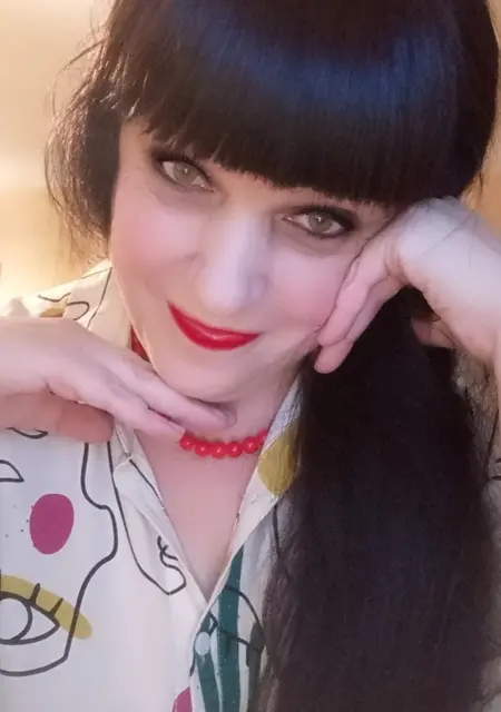 Nika з Черкас, шукаю на сайті знайомства без зобов'язань