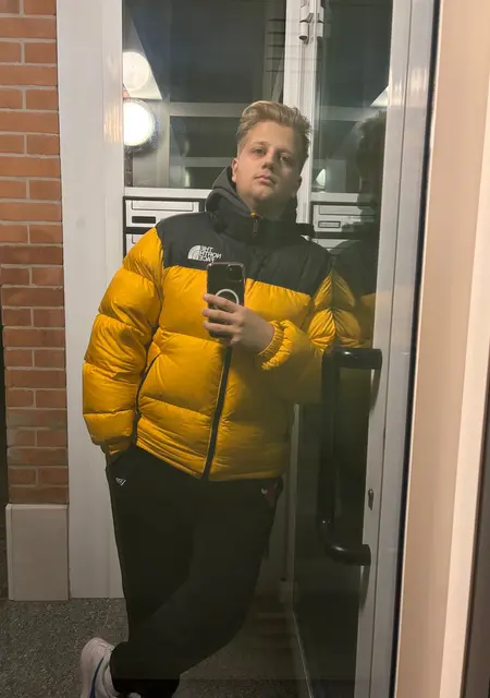 Я Jacopo, 20, знакомлюсь на одну ночь в Падуе