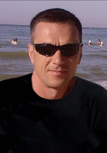 Я Игорь, 44, знакомлюсь для общения в Париже