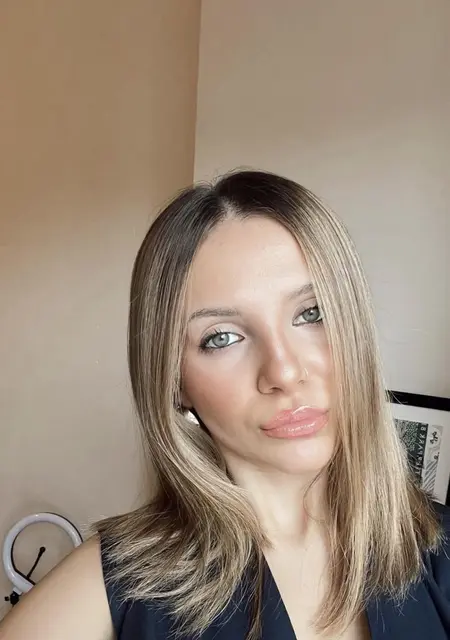 Buse из Стамбула, ищу на сайте знакомства на одну ночь