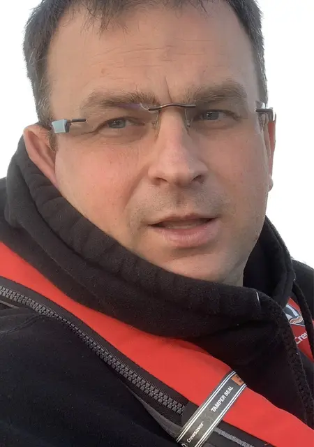 Максим з Харкова, шукаю на сайті спілкування