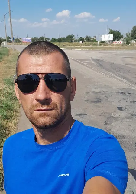 Я Максим, 34, из Лилля, ищу знакомства без обязательств