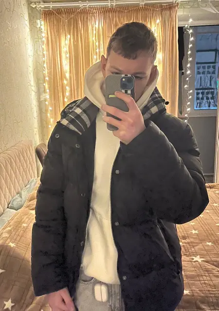 Влад из Берна, мне 19, познакомлюсь на одну ночь