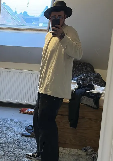 Я Vadim, 19, знакомлюсь для приятного времяпровождения в Гермерсхайм