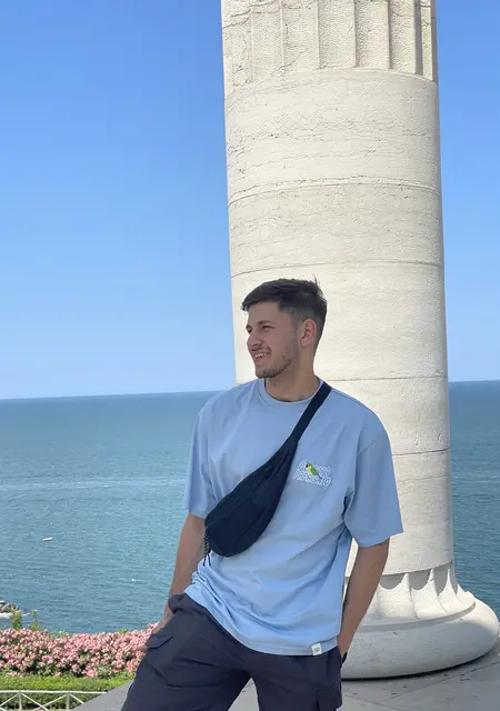 Я Артем, 27, знакомлюсь без обязательств в Киеве