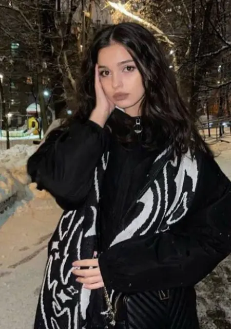 Лиза из Берлина, ищу на сайте постоянные отношения