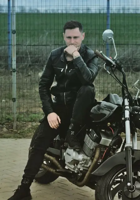 Я Дмитрий, 29 років, знайомлюсь без зобов'язань у Одесі