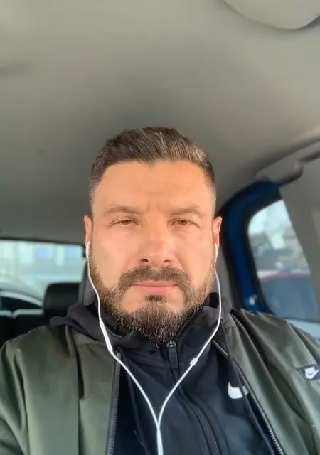 Віктор з Києва, шукаю на сайті знайомства без зобов'язань