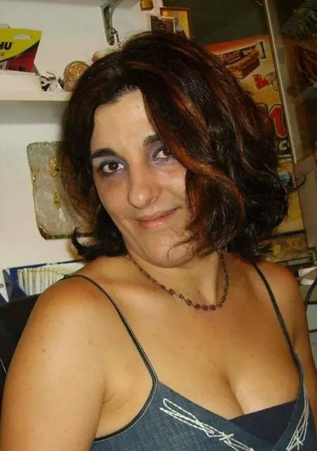 Я Lucia, 40, из Афин, ищу знакомство для общения