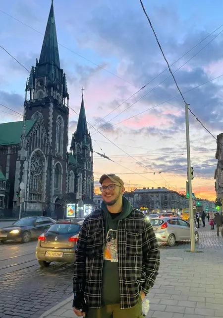 Я Andrian, 23 років з Луцька, шукаю знайомства на одну ніч