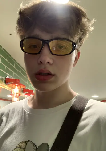 Я Кирилл, 21, из Бухареста, ищу знакомство для совместных путешествий