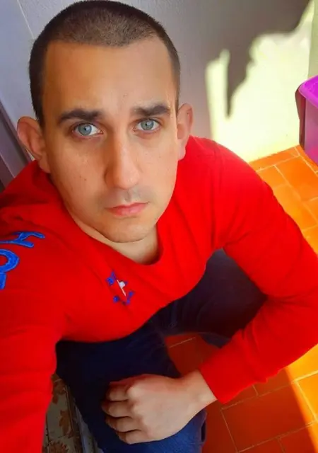 Dimas de Madrid, tengo 30 años, listo para conocer