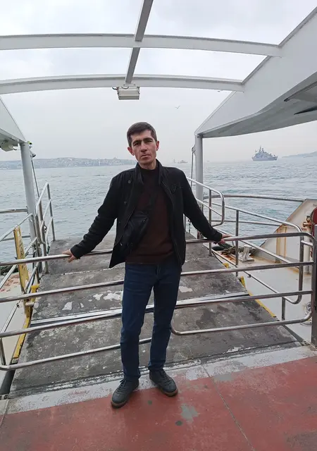 Я Рафаель, 46, из Стамбула, ищу знакомства без обязательств