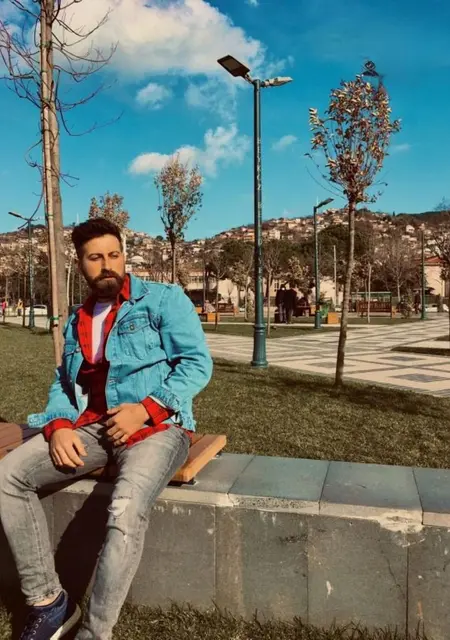 Я Orhan, 25, из Стамбула, ищу знакомство