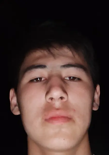 Я Айбек, 18, из Бишкека, ищу знакомства без обязательств