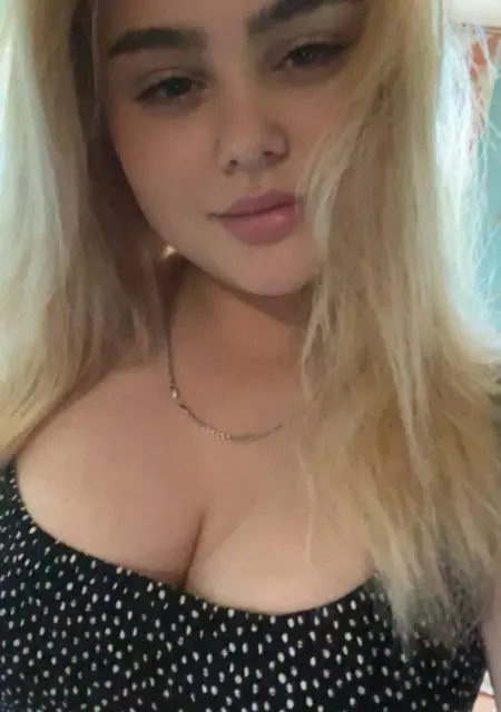 Olenka из Киева, мне 21, познакомлюсь без обязательств