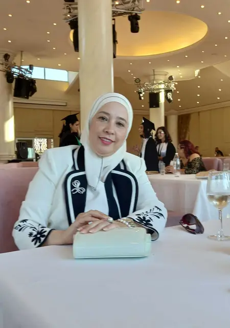 Я Zahraa, 25, знакомлюсь для дружбы в Мумбаях