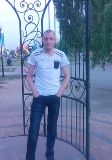 Я Виталий, 42, знакомлюсь для открытые отношения в Горловке