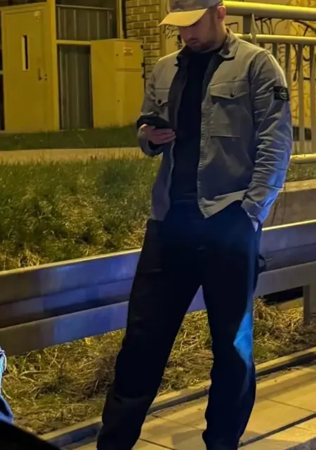 Я Віталій, 22 років, знайомлюсь на одну ніч у Ужгороде