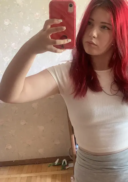 Я Катя, 19, из Одессы, ищу знакомство для постоянных отношений